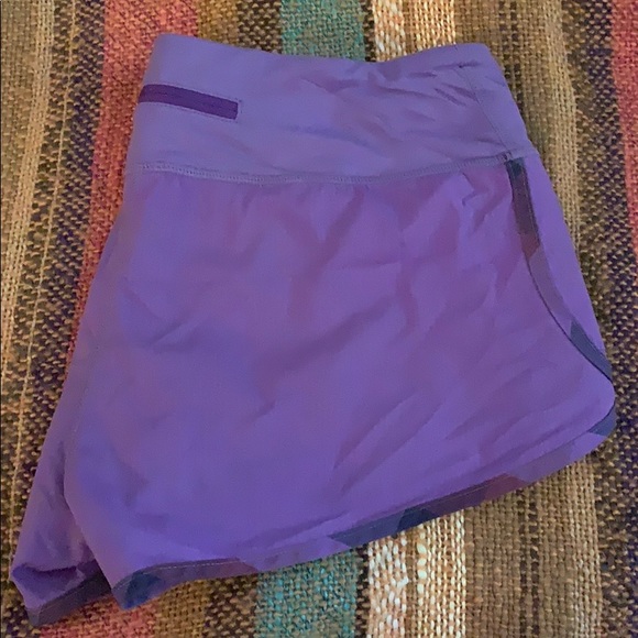 Lululemon shorts. Size 8 - Picture 3 of 5
